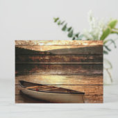 プリミティブな木目調反射 湖小屋 カヌー 招待状 (スタンド正面)