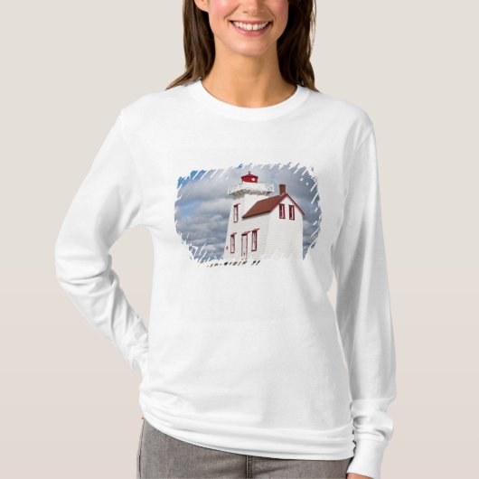 プリンスエドワードアイランド州ラスティコハーバー Tシャツ (正面)