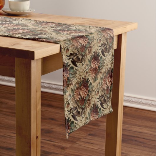 プリンス・オブ・プランス – ゴシックフローラ ショートテーブルランナー (インサイチュ)