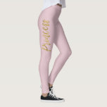 プリンセスピンク&金ゴールドフォイルフェイクヨガパンツ レギンス<br><div class="desc">プリンセスピンク&金ゴールドフォイルフェイクタイポグラフィとハートヨガパンツ。プリンセスピンクと金ゴールドヨガパンツは、あなたの人生の王女のための完璧なトレーニングギフトである。</div>