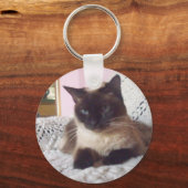 プリンセスリラックスがソファに座っている キーホルダー (正面)