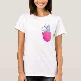 プリントされたピンクのポケットにいるかわいいカバ Tシャツ