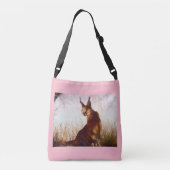 プリントの十字の遺体袋-野生CATをくまなく クロスボディバッグ (裏面)