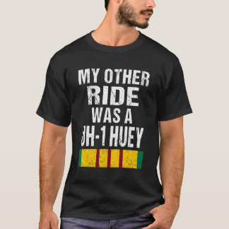 プリントオンバックベトナム退役軍人バイクもしくは自転車に乗る人Uh-1ホイヘリ Tシャツ