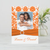 プリントリボンホワイト、オレンジダマスコウェディング招待状 招待状 (スタンド正面)