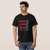 プリント「Work • Learn • Grow • Never Stop」 Tシャツ (正面フル)