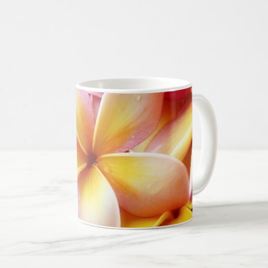プルメリアのFrangipaniのハワイの花によってはテンプレートが開花します コーヒーマグカップ (正面右)