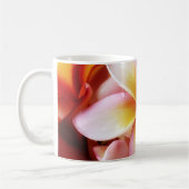 プルメリアのFrangipaniのハワイの花によってはテンプレートが開花します コーヒーマグカップ (左)