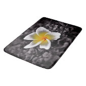 プルメリアのFrangipaniのハワイの花 バスマット (アングル)