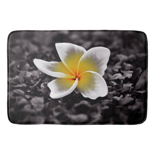プルメリアのFrangipaniのハワイの花 バスマット (正面)