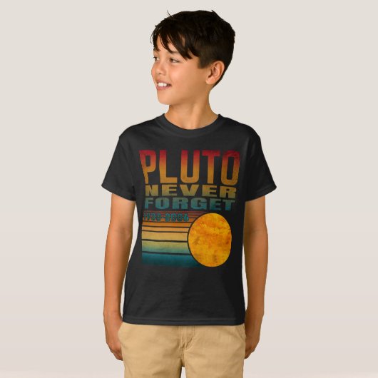 プルートを決して忘れないTシャツ Tシャツ (正面フル)
