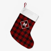 プレイドホリデーイニシャルレッド+ブラック スモールクリスマスストッキング (正面 (吊り時))