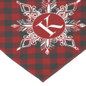 プレイド上のモノグラムのスノーフレーク ショートテーブルランナー (コーナー)