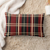 プレイド伝統的ブラック、バタークリーム、ダークレッド ランバークッション (ブランケット)