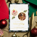 プレイド素朴クリスマス2ペット写真タータンチェック金ゴールド 箔シーズンカード<br><div class="desc">ペットカスタムの写真を掲載した私たちの魅力的なプレイドクリスマスグリーティングカードは、休日の応援を広め離れて、あなたの友人や家族に永続的な印象を与える楽しい方法である。この美しいデザインのカードは、素朴なタータンチェックの背景と裏面で飾られ、フェスティバルの季節の暖かさと魅力を引き起こす。おカスタマイズしお気に入りのは、あなたの休日の挨拶にパーソナライズされたtouchを作る写真とメッセージと。</div>