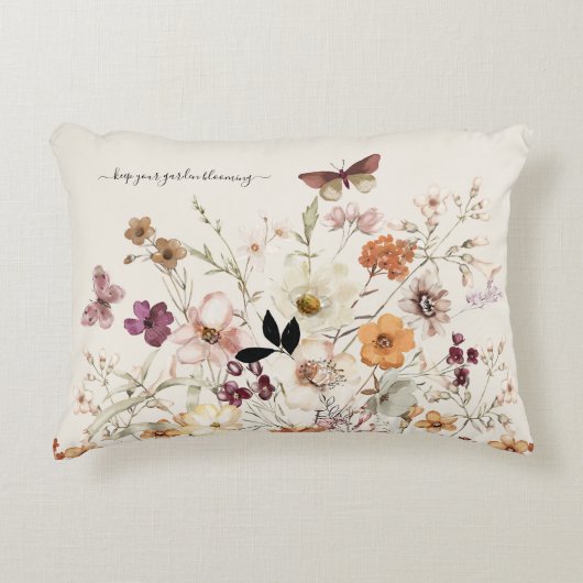プレシッドワイルドフラワーズコテージコアカスタム文字 アクセントクッション (正面)