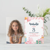 プレゼントと風船ピンクガール誕生日パーティー 招待状 (スタンド正面)