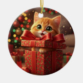 プレゼントの箱から顔を出す猫 クリスマス セラミックオーナメント (正面)