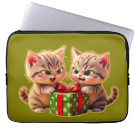 **プレゼントを奪い合うかわいい子猫たち - 楽しいクリスマス ラップトップスリーブ