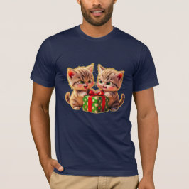 **プレゼントを奪い合うかわいい子猫たち - 楽しいクリスマス Tシャツ
