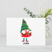 プレゼントを手に持つパーソナライズされたクリスマスノーム シーズンカード (スタンド正面)