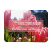 プレゼントを過去に盗ませるな マグネット (横)