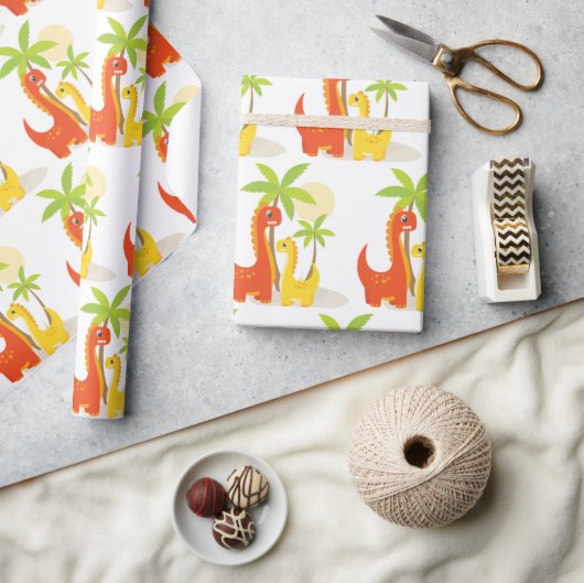 プレゼント用の赤い黄色の恐竜の包装紙 ラッピングペーパー (クラフト)