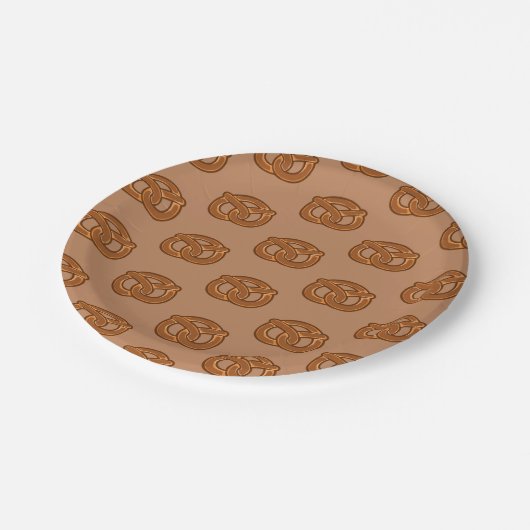 プレッツェル好きの塩辛い食べ物パンが輪形 ペーパープレート (アングル)