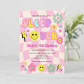 プレッピー ピンク Y2K スリーパー ハッピー フェイス バースデー 招待状 (スタンド正面)