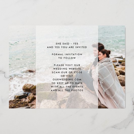 プレミアムモダン文字フォトデザイナー日付の保存 箔招待状 (裏面)