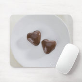 プレートのハート形のチョコレート・キャンディ マウスパッド (マウス)
