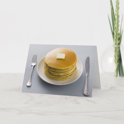プレートのバターが付いているパンケーキの積み重ね カード (正面)