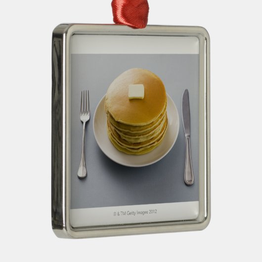 プレートのバターが付いているパンケーキの積み重ね メタルオーナメント (右)