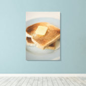 プレートのバターでトーストのクローズアップ キャンバスプリント (インサイチュ (ウッドフロア))