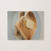 プレートのバターでトーストのクローズアップ ジグソーパズル (横)