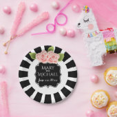 プレートを黒い及び白のストライブ柄のピンクの植物相個人化して下さい ペーパープレート (パーティー)