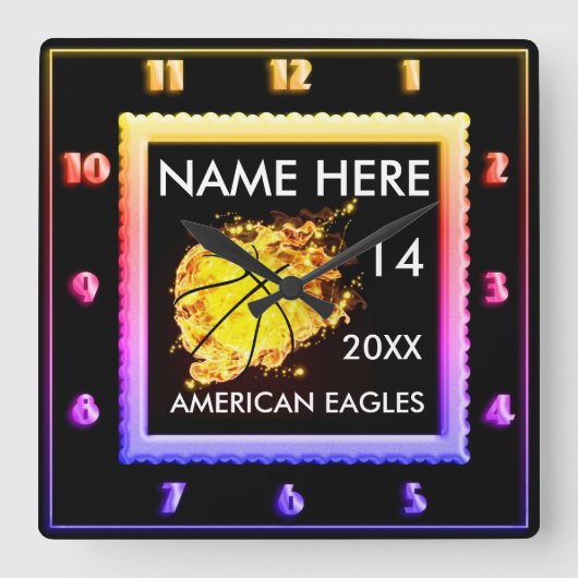 プレーヤーの名前のバスケットボールの金ゴールドそして黒い時計 スクエア壁時計 (正面)