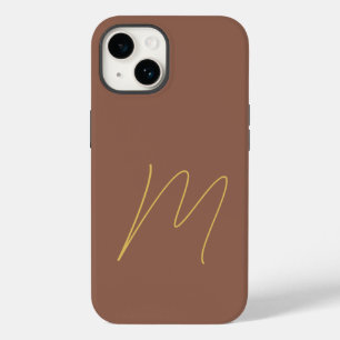 プレーンモノグラムのモダンイニシャルブラウン金ゴールドカラー Case-Mate iPhone 14ケース