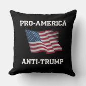 プロアメリカアンチトランプヴィンテージ米国国旗 クッション (正面)