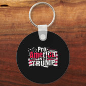 プロアメリカアンチトランプ – アメリカ合衆国国旗のレジスト キーホルダー (正面)