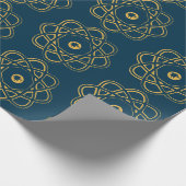 プロシアの青い原子シンボル上の黄色 ラッピングペーパー (角)