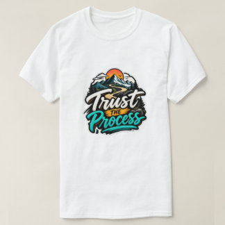 プロセスを信じて 山の冒険 モチベーション Tシャツ