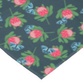 プロテアの花と蝶のパターン テーブルクロス (アングル)