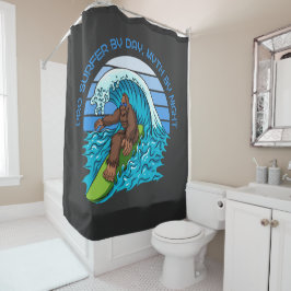 プロバイデイ、神話バイナイトサーフィンビッグフットブラック シャワーカーテン