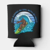 プロバイデイ、神話バイナイトサーフィンビッグフット 缶クーラー (裏面)