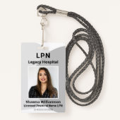 プロフェッショナルグレーの従業員IDバッジ(バーコード) バッジ (正面ランヤード)