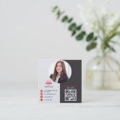 プロフェッショナルグレー赤あなたの写真を追加QRコードスクウェア スクエア名刺 (スタンド正面)
