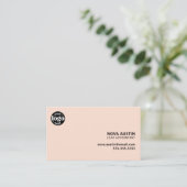 プロフェッショナルシンプルピンクミニマルデザイン(ロゴ付き) 名刺 (スタンド正面)
