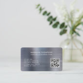 プロフェッショナルブラシ仕上げメタリックグレーロゴQRコード 名刺 (スタンド正面)