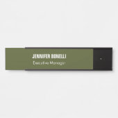 プロフェッショナルミニマリストあなたの名前を追加アーミーグリーン サインプレート (正面)